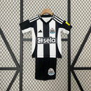 Kit Criança Newcastle Principal 24-25 - Premier League