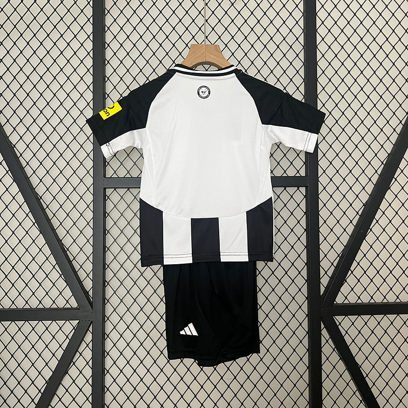 Kit Criança Newcastle Principal 24-25 - Premier League